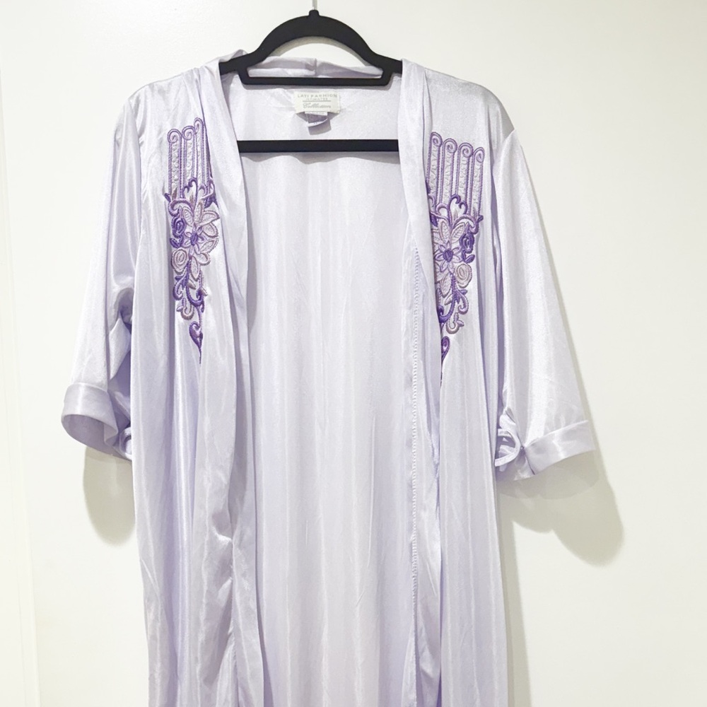 90s Y2K Lilac Satin Robe with Floral Embroidery